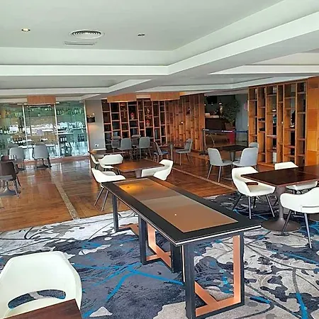 Clayton Silver Springs Hotel